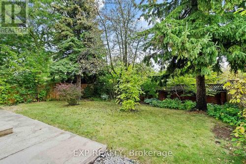 17 Gordon Rowe Crescent, Richmond Hill, ON - Outdoor