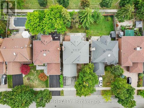 17 Gordon Rowe Crescent, Richmond Hill, ON - Outdoor
