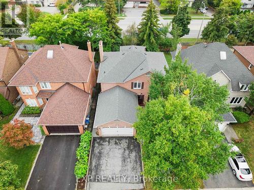 17 Gordon Rowe Crescent, Richmond Hill, ON - Outdoor