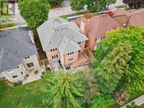 17 Gordon Rowe Crescent, Richmond Hill, ON - Outdoor