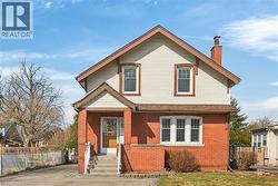 257 QUEENSDALE Avenue E  Hamilton, ON L9A 1L3