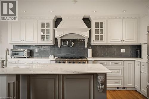 74 Oak Knoll Drive, Hamilton, ON - Indoor Photo Showing Kitchen