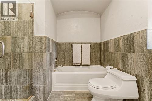 74 Oak Knoll Drive, Hamilton, ON - Indoor Photo Showing Bathroom