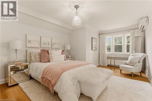 74 Oak Knoll Drive, Hamilton, ON - Indoor Photo Showing Bedroom