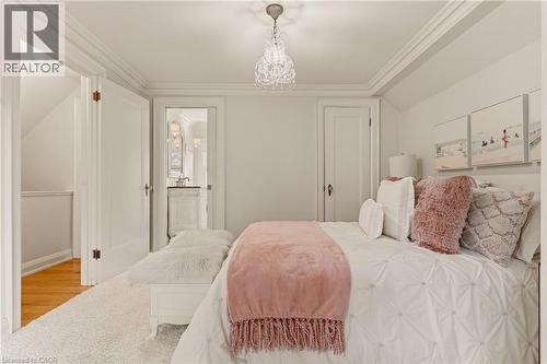 74 Oak Knoll Drive, Hamilton, ON - Indoor Photo Showing Bedroom