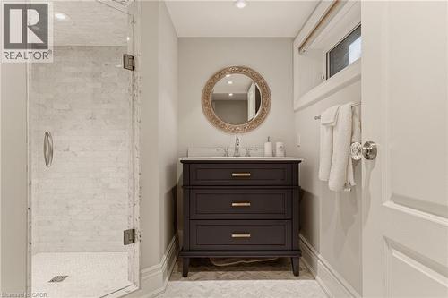74 Oak Knoll Drive, Hamilton, ON - Indoor Photo Showing Bathroom