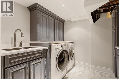 74 Oak Knoll Drive, Hamilton, ON - Indoor Photo Showing Laundry Room