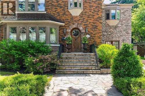 74 Oak Knoll Drive, Hamilton, ON - Outdoor
