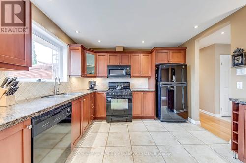 1607 Ewald Road, Mississauga, ON - Indoor Photo Showing Kitchen