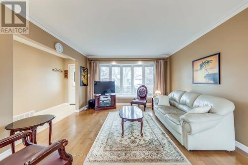1607 Ewald Road, Mississauga, ON - Indoor Photo Showing Living Room