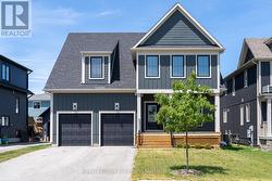 195 COURTLAND STREET W Blue Mountains, ON L9Y 4E4
