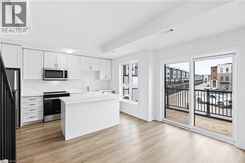 55 Great Falls Boulevard, Waterdown, ON - Indoor Photo Showing Kitchen