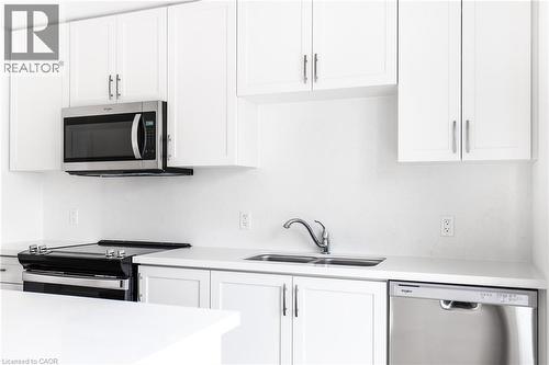 55 Great Falls Boulevard, Waterdown, ON - Indoor Photo Showing Kitchen With Double Sink With Upgraded Kitchen