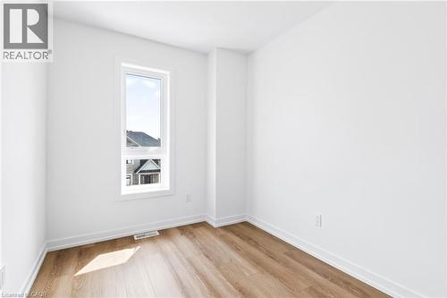 55 Great Falls Boulevard, Waterdown, ON - Indoor Photo Showing Other Room
