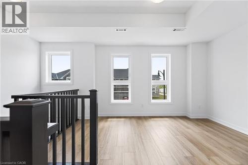 55 Great Falls Boulevard, Waterdown, ON - Indoor Photo Showing Other Room