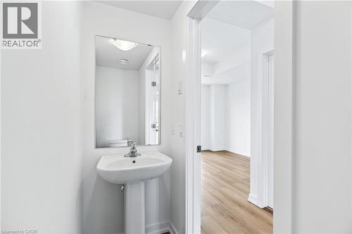 55 Great Falls Boulevard, Waterdown, ON - Indoor Photo Showing Bathroom