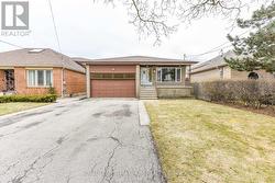 78 ROXALINE STREET Toronto, ON M9P 2Z2