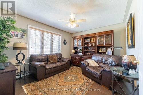 Front Den - 90 Weston Drive, Tillsonburg, ON - Indoor Photo Showing Living Room