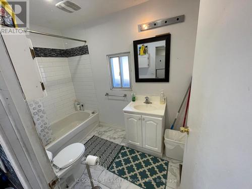 547 Montrave Avenue, Oshawa, ON - Indoor Photo Showing Bathroom
