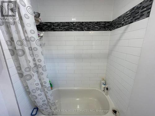 547 Montrave Avenue, Oshawa, ON - Indoor Photo Showing Bathroom