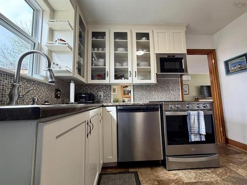 80 Roosevelt Avenue, Truro, NS 