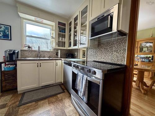 80 Roosevelt Avenue, Truro, NS 