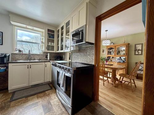 80 Roosevelt Avenue, Truro, NS 