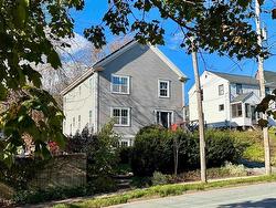 132 B&C Prince Albert Road  Dartmouth, NS B2Y 1M6