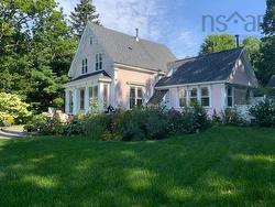 20 Wilkies Cove Road Middle Lahave, NS B4V 2Y4