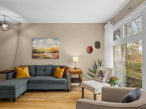 32 Garden Court Terrace, Dartmouth, NS - Indoor Photo Showing Living Room