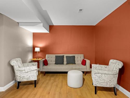 32 Garden Court Terrace, Dartmouth, NS - Indoor Photo Showing Living Room