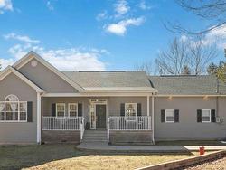 19 Hartland Drive Grand Lake, NS B2T 1B5