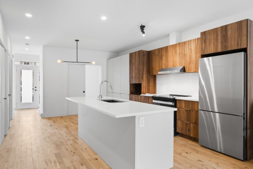 Kitchen - 6635 Rue D'Iberville, Montréal (Rosemont/La Petite-Patrie), QC - Indoor Photo Showing Kitchen With Upgraded Kitchen