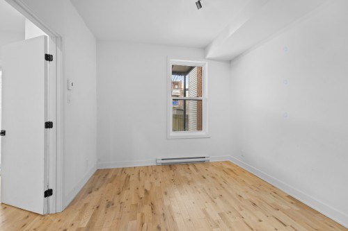 Master Bedroom - 6635 Rue D'Iberville, Montréal (Rosemont/La Petite-Patrie), QC - Indoor Photo Showing Other Room