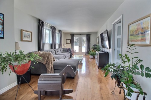 Living Room - 72 8E Avenue E., Amos, QC - Indoor