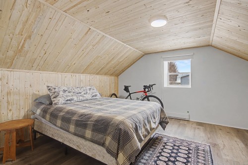 Chambre à coucher - 16 Rue St-Georges, Chambly, QC - Indoor Photo Showing Bedroom