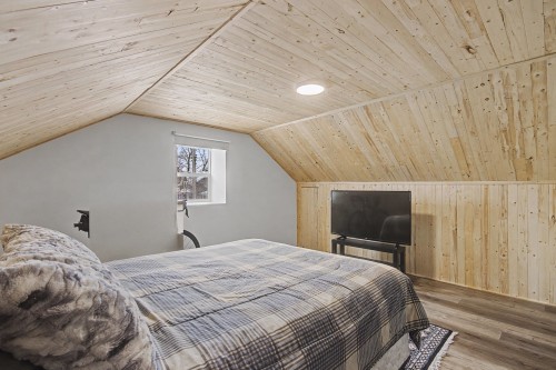 Chambre à coucher - 16 Rue St-Georges, Chambly, QC - Indoor Photo Showing Bedroom