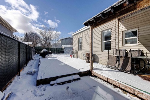Balcon - 16 Rue St-Georges, Chambly, QC - Outdoor