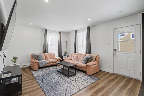 Salon - 16 Rue St-Georges, Chambly, QC - Indoor Photo Showing Living Room