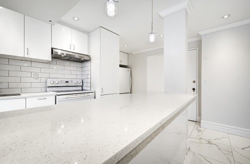 Cuisine - 509-5720 Boul. Cavendish, Côte-Saint-Luc, QC - Indoor Photo Showing Kitchen