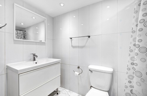 Salle de bains - 509-5720 Boul. Cavendish, Côte-Saint-Luc, QC - Indoor Photo Showing Bathroom