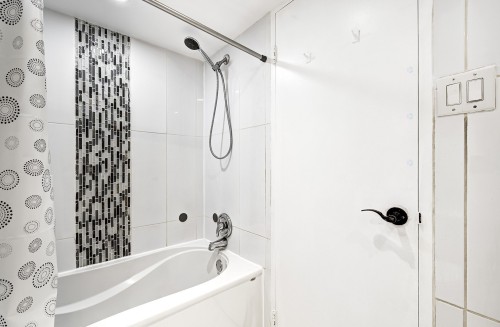 Salle de bains - 509-5720 Boul. Cavendish, Côte-Saint-Luc, QC - Indoor Photo Showing Bathroom