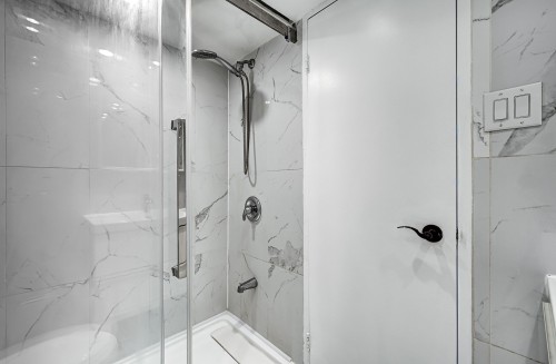 Salle de bains - 509-5720 Boul. Cavendish, Côte-Saint-Luc, QC - Indoor Photo Showing Bathroom