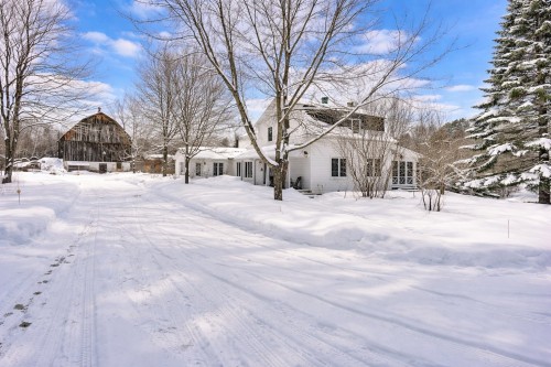 523 Mtée des Érables  Cantley, QC J8V 3B7
