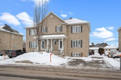 647 Av. Albert-Rousseau  Lévis (Les Chutes-De-La-Chaudière-Ouest), QC G6J 2C7