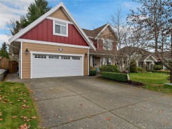 2404 Idiens Way Courtenay, BC V9N 9J3