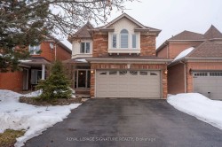 406 Hewitt Circle Newmarket, ON L3X 2L8