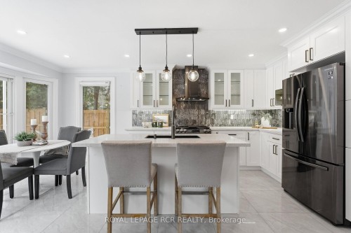 2 Meyer Circle, Markham, ON - Indoor