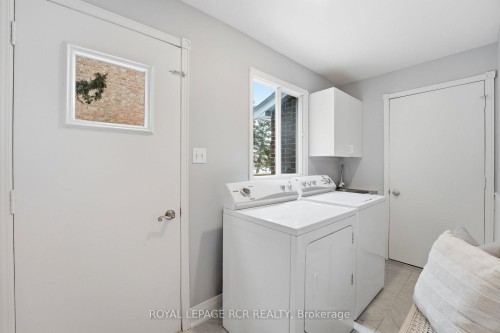 2 Meyer Circle, Markham, ON - Indoor Photo Showing Laundry Room