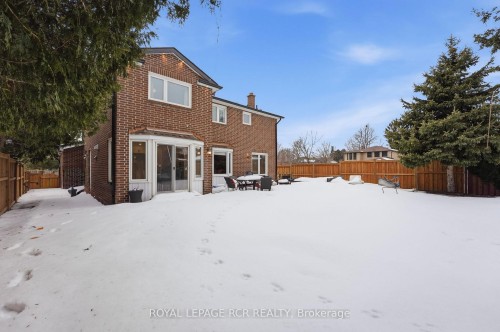 2 Meyer Circle, Markham, ON - Outdoor